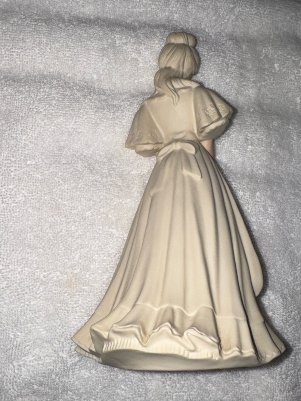 Cream Porcelain Lady Figurine with Pink-Accented Hat - Picture 5 of 8